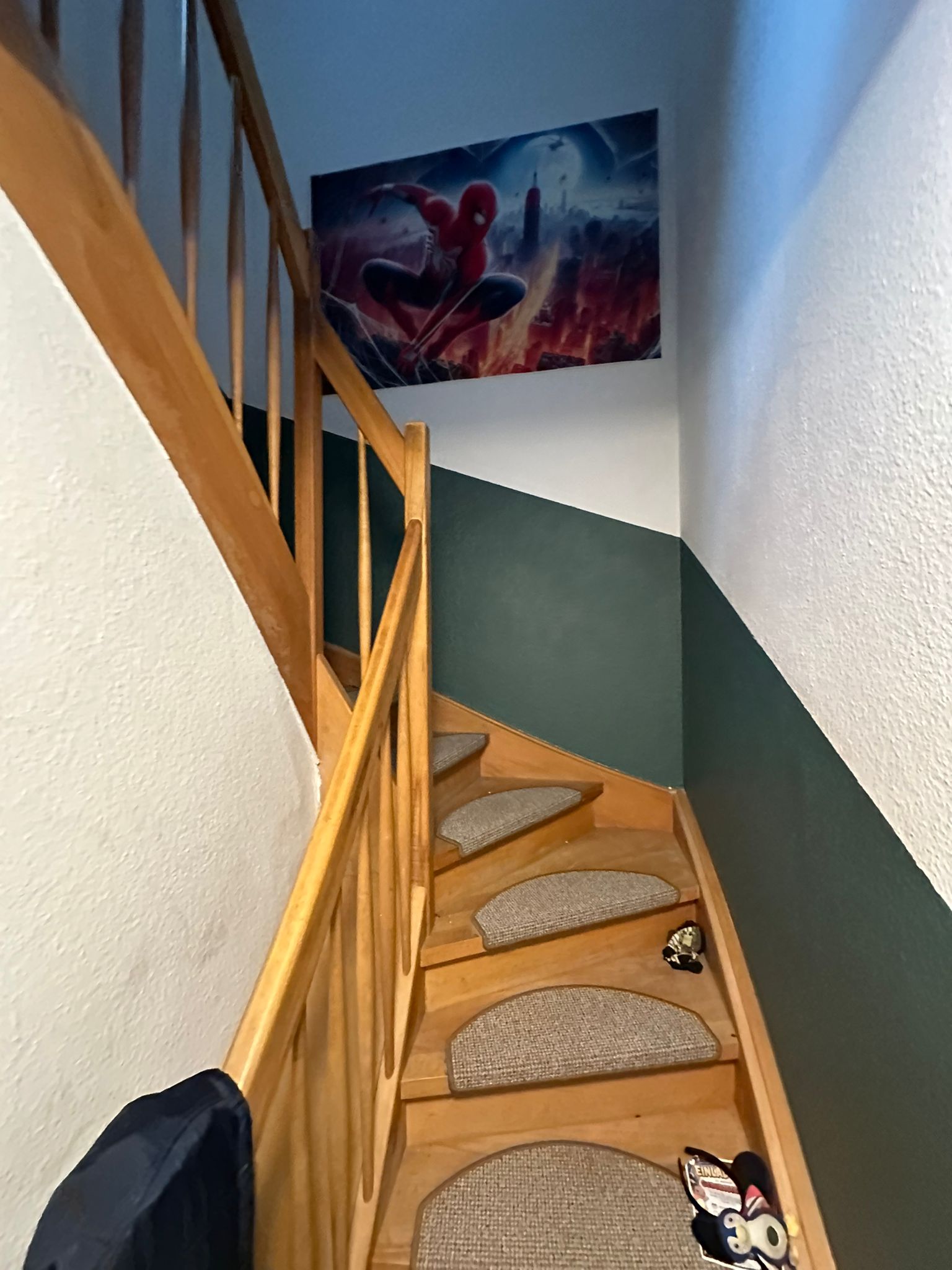 Holztreppe vom Obergeschoss