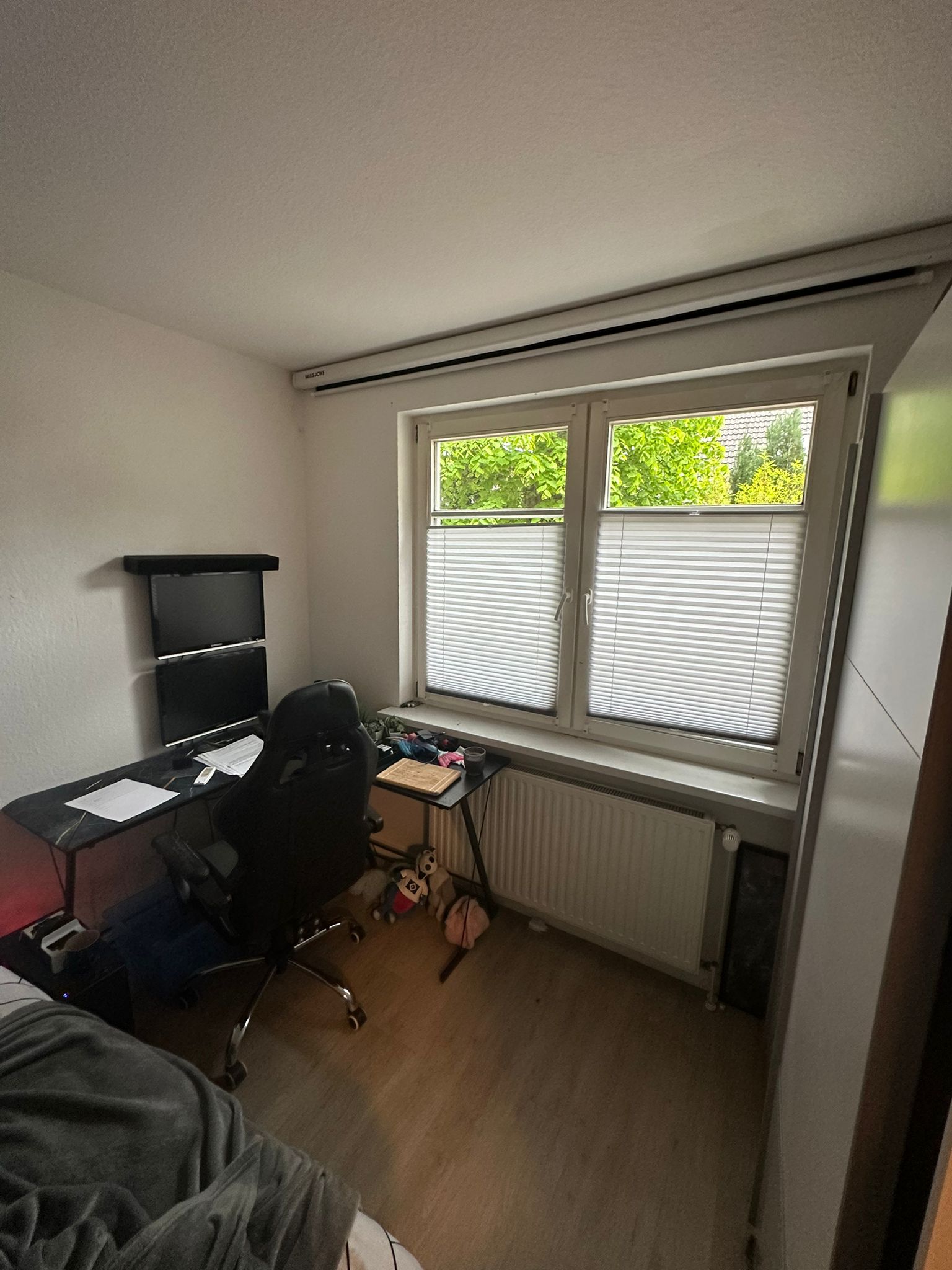 Hauptschlafzimmer mit Arbeitsbereich