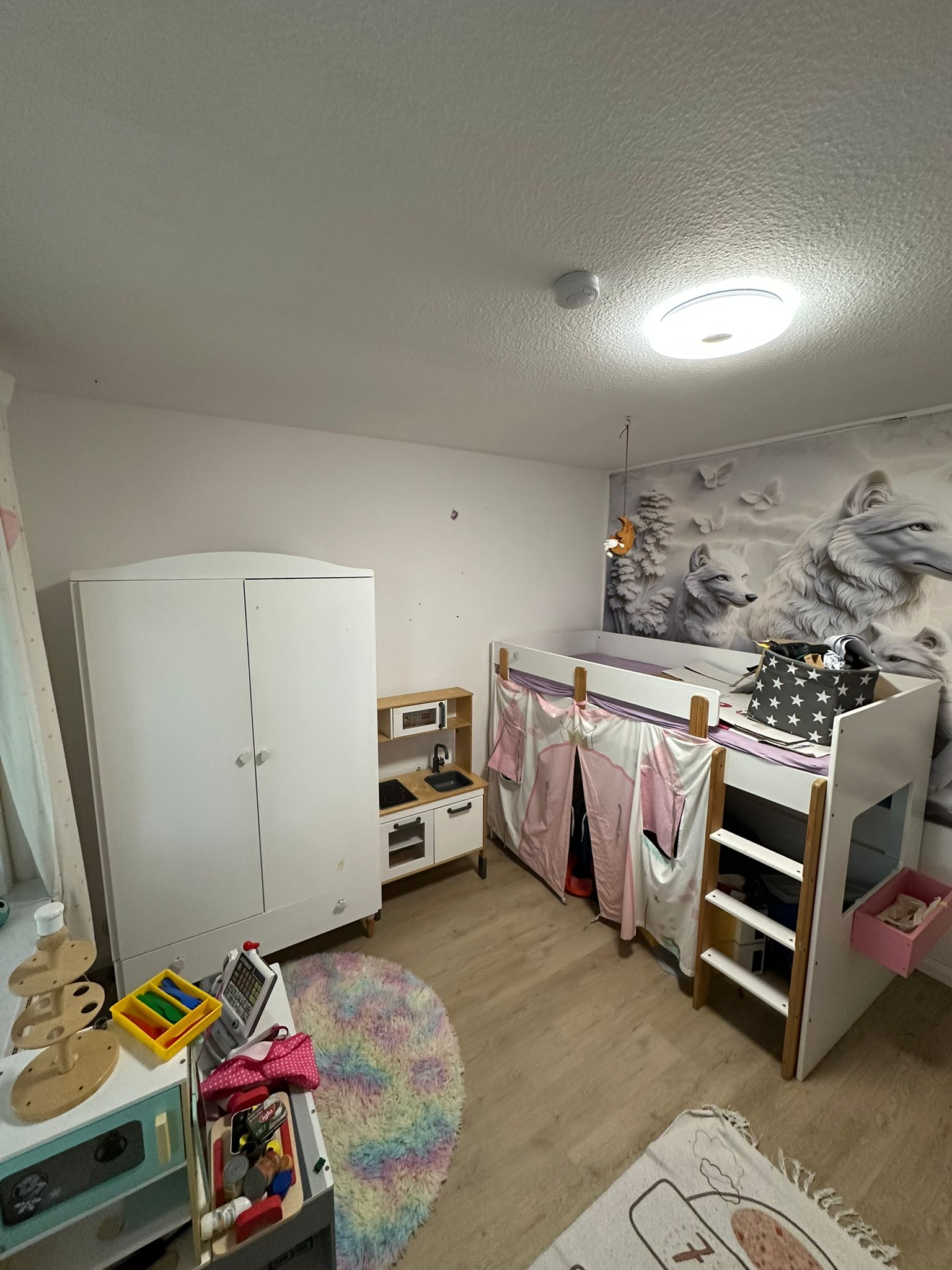 Schlafzimmer mit Hochbett